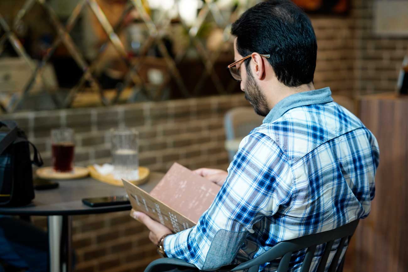 قهوه اسپشیالتی در فضای هنری گالری الماس مشهد