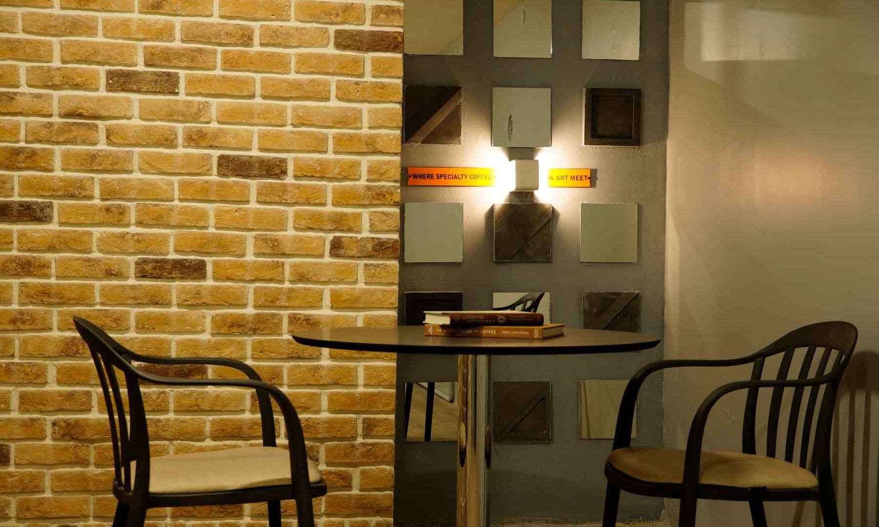 workspace-mashhad فضای کار مناسب فریلنسرها در مشهد
